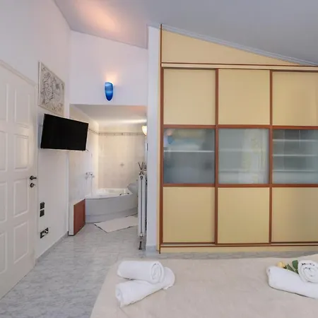 فيلة Thiseos Georgia's Private Paradise Lechaio