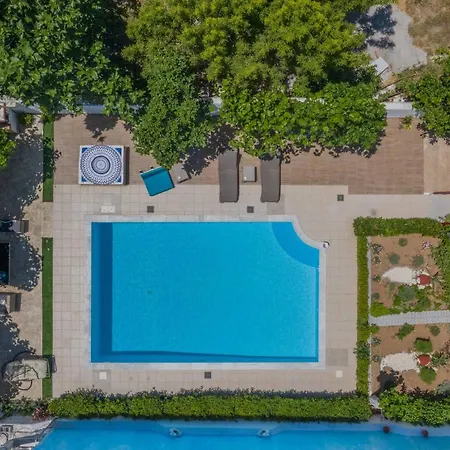 فيلة Thiseos Georgia's Private Paradise