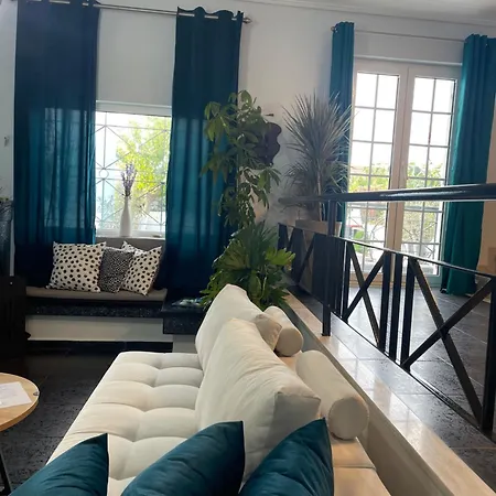 فيلة Thiseos Georgia's Private Paradise Lechaio