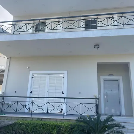 θησέως Georgias Private Paradise * Λέχαιο