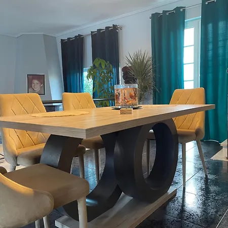 فيلة Thiseos Georgia's Private Paradise