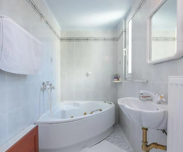 θησέως Georgias Private Paradise
